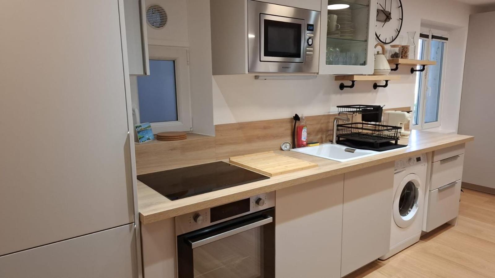 Apartment Historic Bright And Beautiful In Old With Castle Hill View *