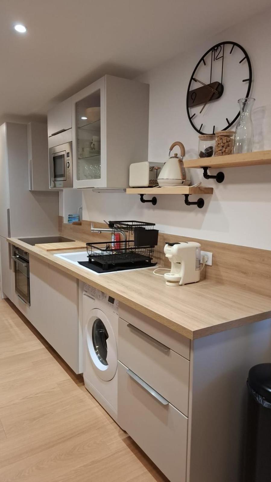 Apartment Historic Bright And Beautiful In Old With Castle Hill View