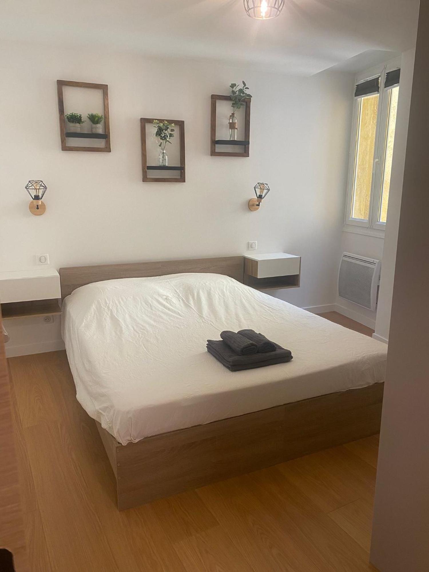 Apartment Historic Bright And Beautiful In Old With Castle Hill View *